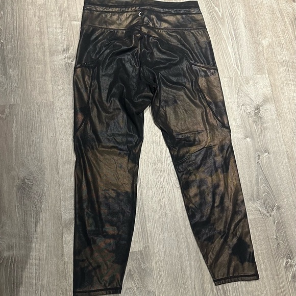 🖤SOLD🖤ZYIA - Women’s Distressed Copper Luxe Pocket Leggings - Picture 8 of 14